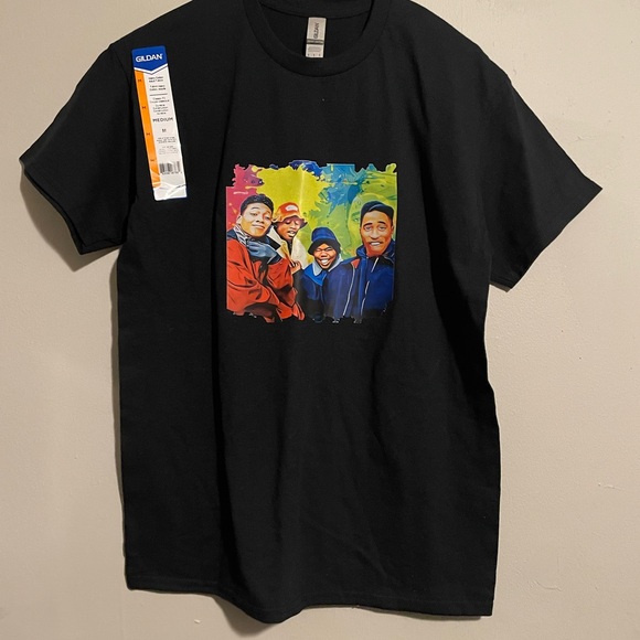 Gildan Black Short Sleeve Tee with Pop Art Design - Picture 1 of 1